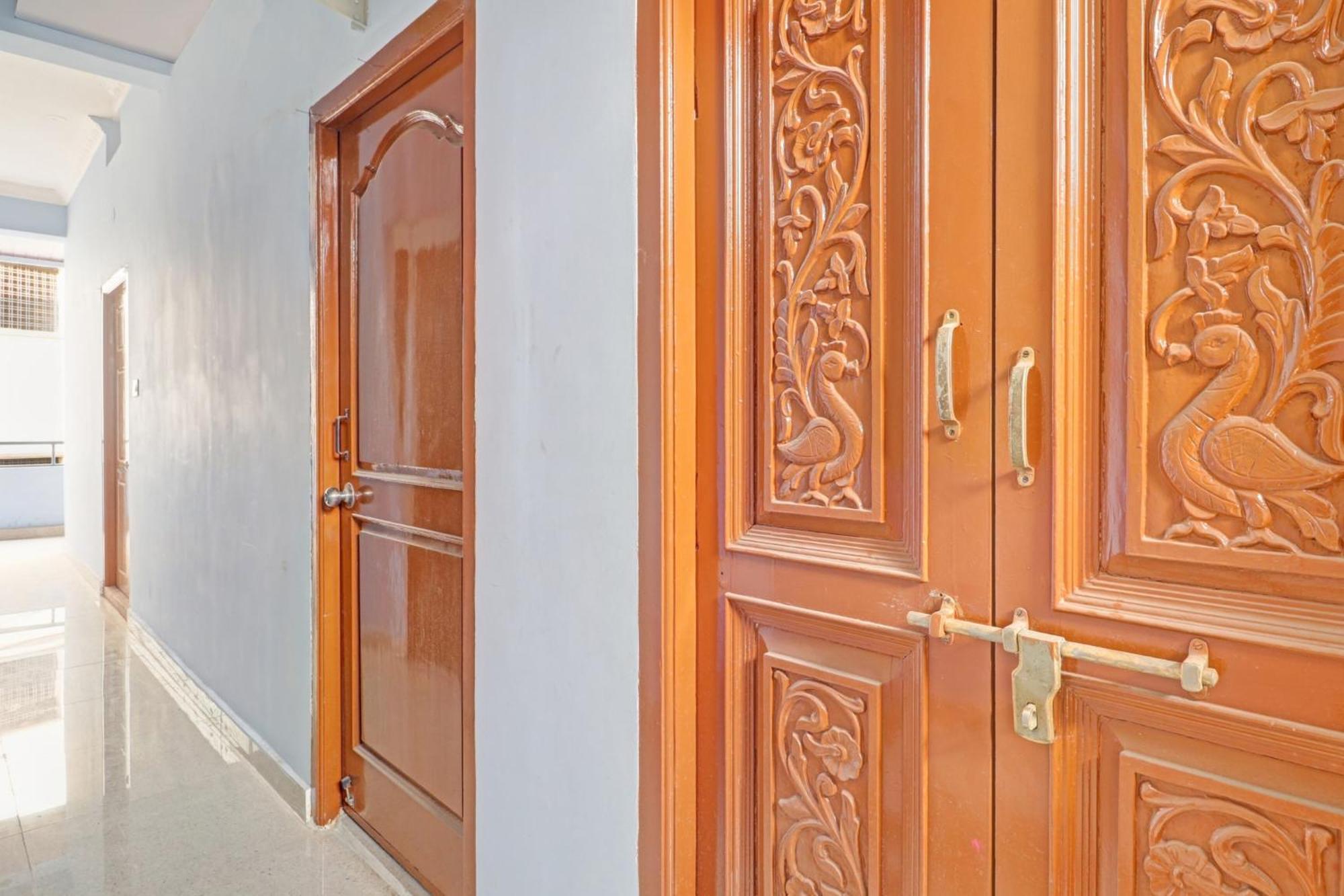 Super Hotel O Rbs Square Langer Houz Haidar Sahibguda Εξωτερικό φωτογραφία